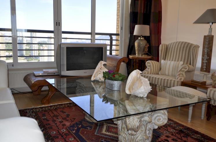 Ático de lujo en venta con vistas al mar en Benidorm.