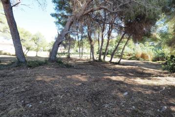 Tres parcelas situadas en Adsubia, Jávea. Distancia andando a supermercado y a la playa de La Caleta de Jávea.