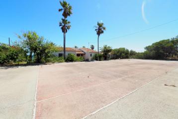 Villa situada frente al mar a la venta en el Arenal, Jávea.