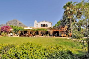 Villa rústica cerca del centro de Jávea.