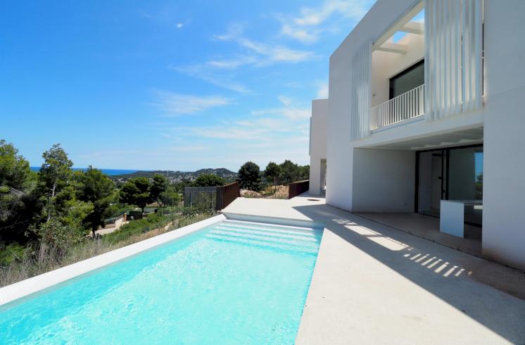 Moderna villa situada en la urbanización de Adsubia en Jávea.