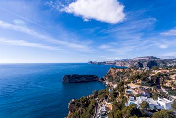 Extensa parcela con vistas excelentes en un lugar privilegiado de Jávea.