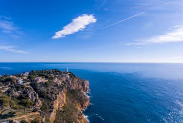 Extensa parcela con vistas excelentes en un lugar privilegiado de Jávea.