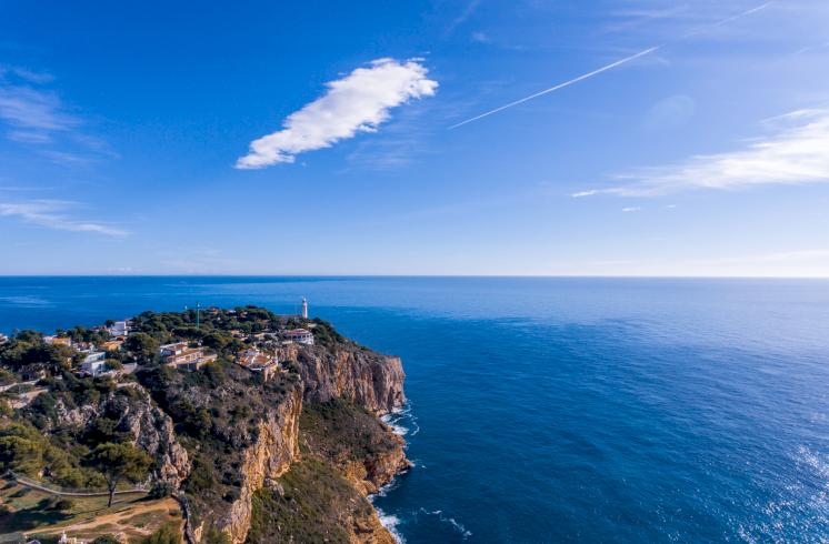 Extensa parcela con vistas excelentes en un lugar privilegiado de Jávea.