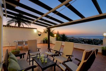 Villa en Montgó - Denia con espectaculares vistas al mar y al puerto.