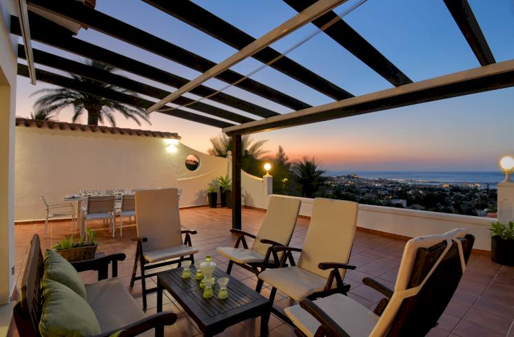 Villa en Montgó - Denia con espectaculares vistas al mar y al puerto.