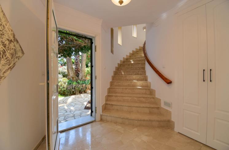 Villa en Montgó - Denia con espectaculares vistas al mar y al puerto.