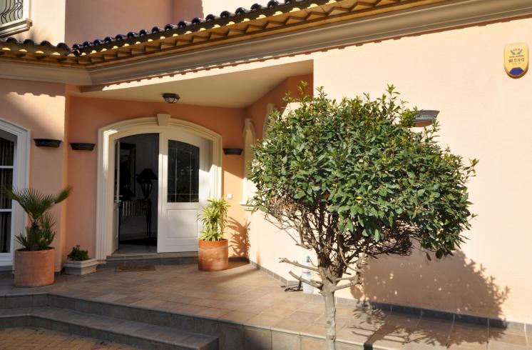 Villa de lujo en venta en La Sella Golf, Dénia.