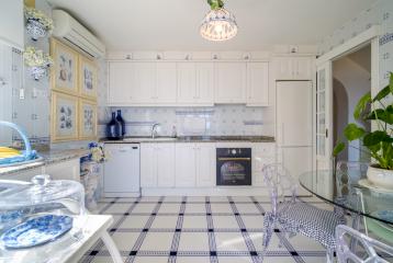 Luminosa villa en primera línea de playa ubicada en Montañar I, Jávea (Alicante)