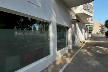 Amplio local comercial de 174 m2 en rentabilidad ubicado en la  zona del Arenal de Jávea.