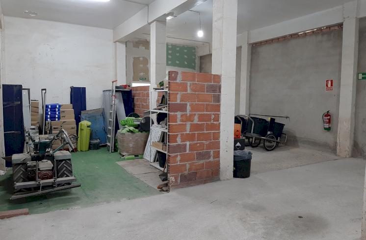 Amplio local comercial de 174 m2 en rentabilidad ubicado en la  zona del Arenal de Jávea.