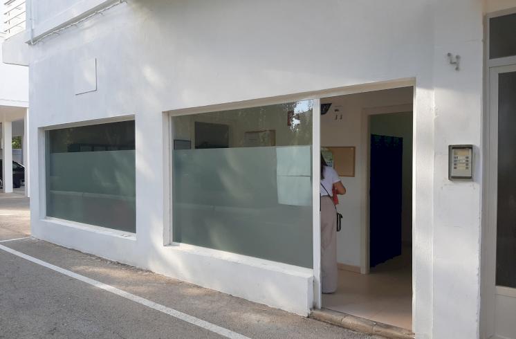 Amplio local comercial de 174 m2 en rentabilidad ubicado en la  zona del Arenal de Jávea.