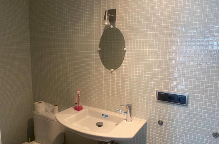 Oficina ubicada en el centro Comercial Arenal de Jávea.