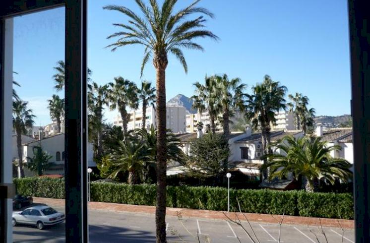 Oficina ubicada en el centro Comercial Arenal de Jávea.