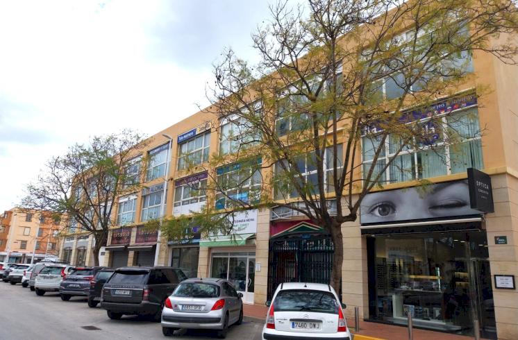 Oficina ubicada en el centro Comercial Arenal de Jávea.