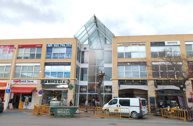 Oficina ubicada en el centro Comercial Arenal de Jávea.
