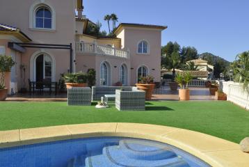 Villa de lujo en venta en La Sella Golf, Dénia.