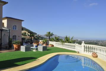 Villa de lujo en venta en La Sella Golf, Dénia.