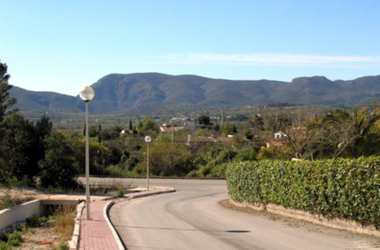 Parcelas de uso comercial  en la Urbanización Garroferal en Jávea,