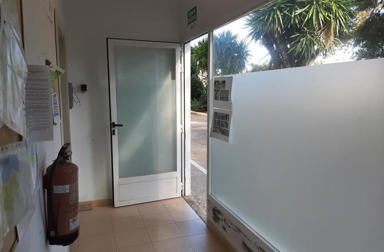Amplio local comercial de 174 m2 en rentabilidad ubicado en la  zona del Arenal de Jávea.