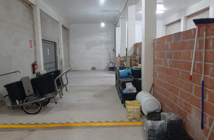 Amplio local comercial de 174 m2 en rentabilidad ubicado en la  zona del Arenal de Jávea.